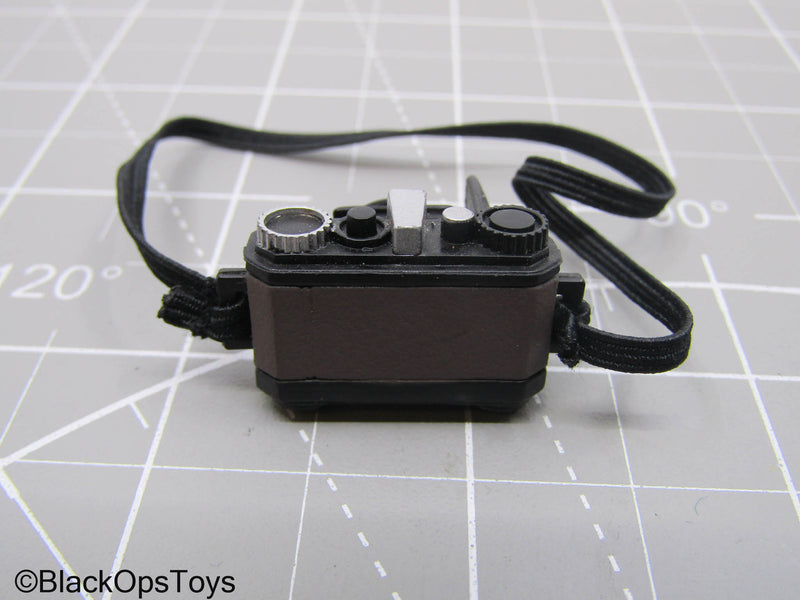Load image into Gallery viewer, Vietnam Era War Journalist Reporter Camera Set
