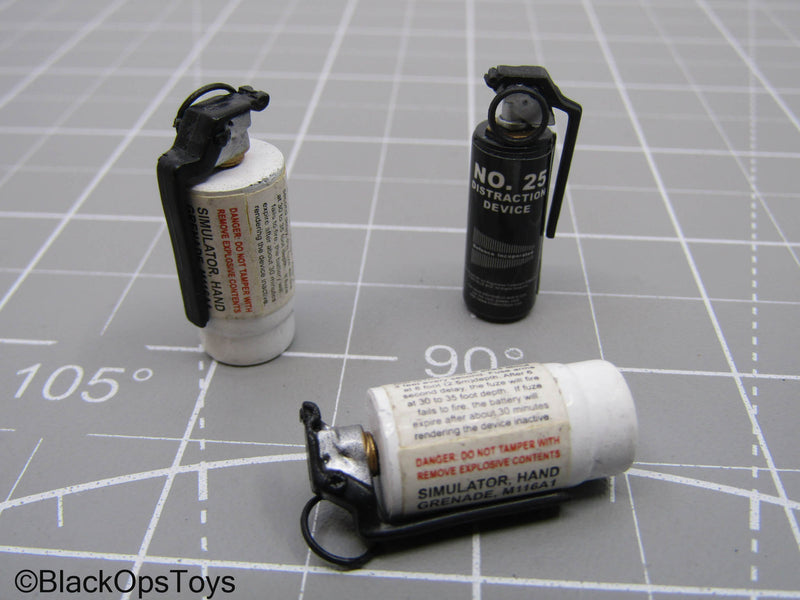 Load image into Gallery viewer, M116A1 Simulator Hand Grenade &amp; No.25 Distraction Device
