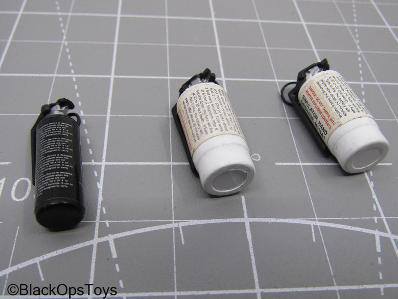 Load image into Gallery viewer, M116A1 Simulator Hand Grenade &amp; No.25 Distraction Device
