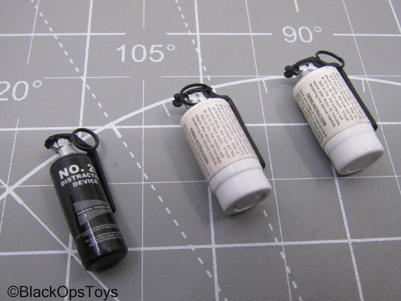Load image into Gallery viewer, M116A1 Simulator Hand Grenade &amp; No.25 Distraction Device
