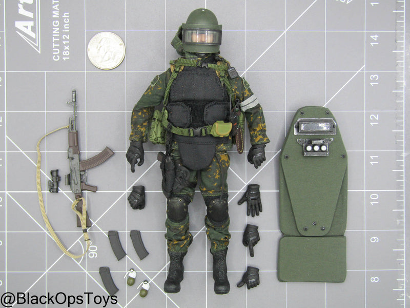 Load image into Gallery viewer, 1/12 Russian Male Dressed Body w/Gear (Crazy Figure)

