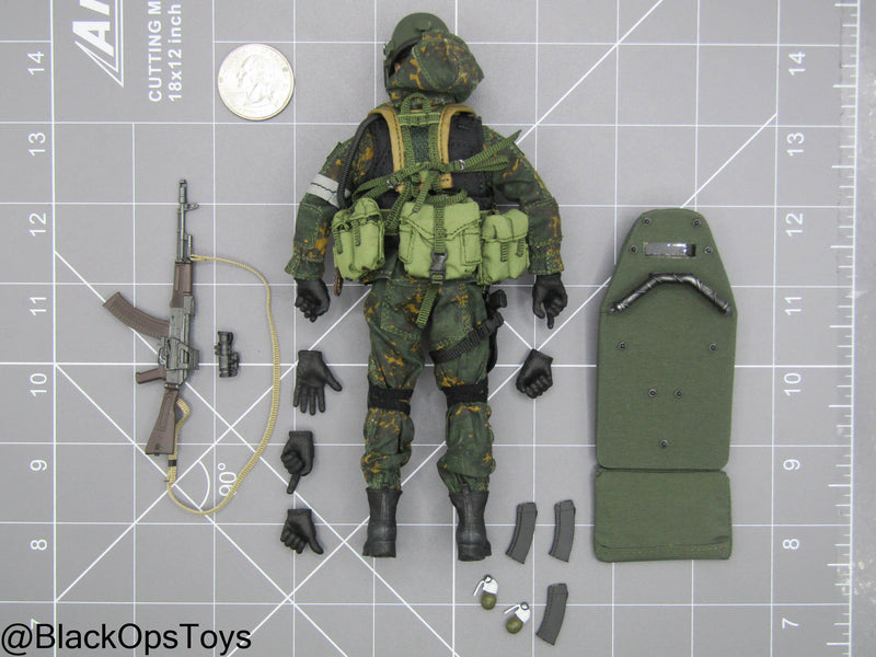 Load image into Gallery viewer, 1/12 Russian Male Dressed Body w/Gear (Crazy Figure)
