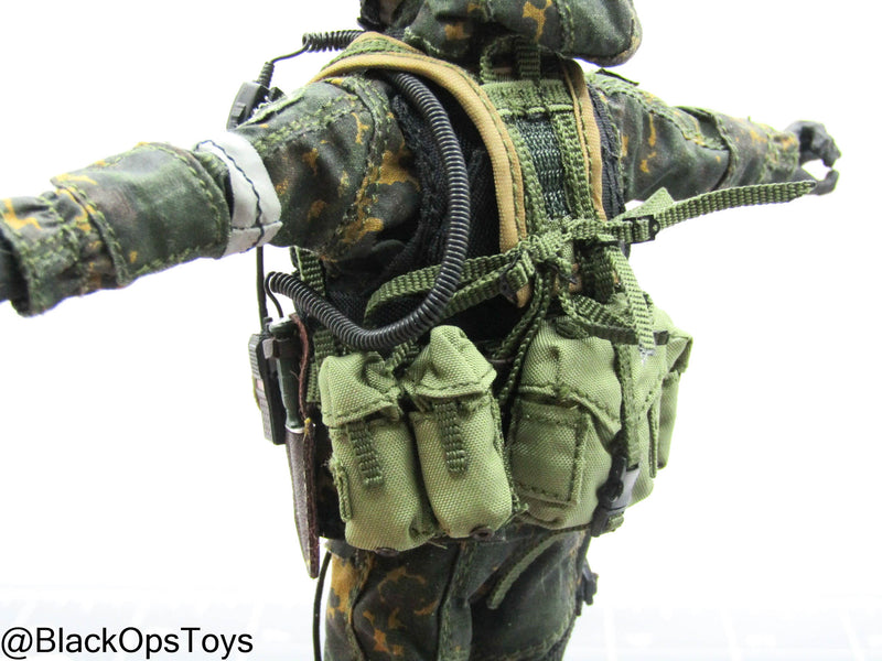 Load image into Gallery viewer, 1/12 Russian Male Dressed Body w/Gear (Crazy Figure)
