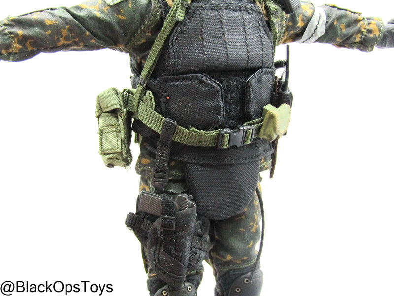 Load image into Gallery viewer, 1/12 Russian Male Dressed Body w/Gear (Crazy Figure)
