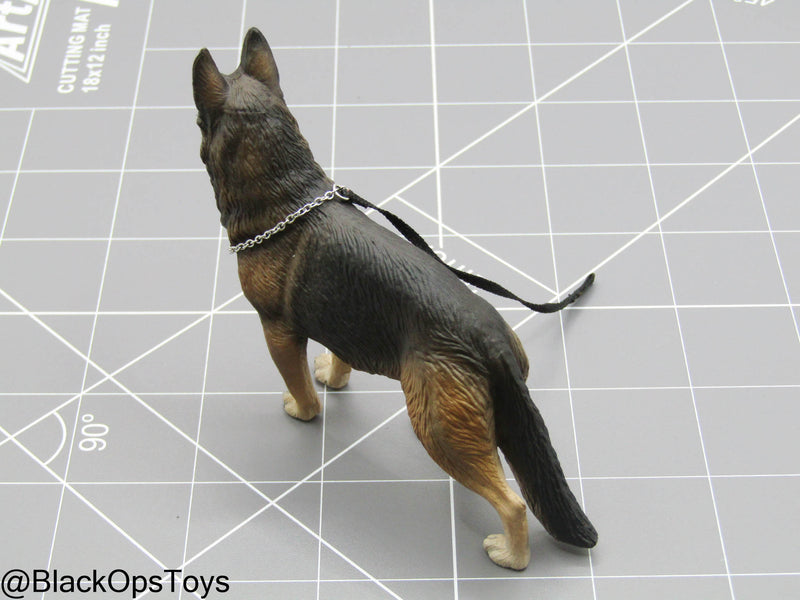 Load image into Gallery viewer, 1/12 German Shephard Dog w/Leash (Soldier Story)
