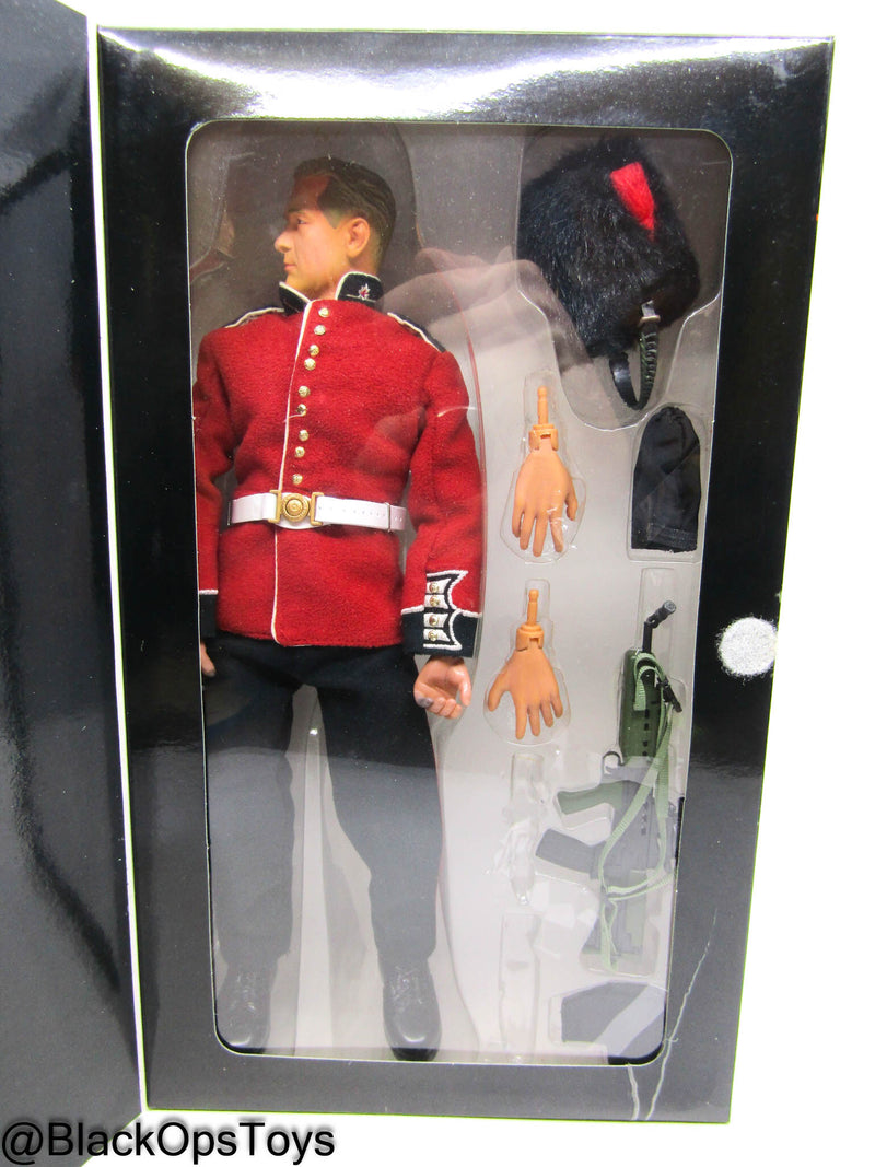 Load image into Gallery viewer, British Coldstream Guardsman Malcom Parks - MINT IN OPEN BOX
