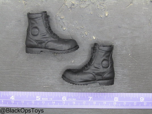 Sage Mentor - Black Boots (Peg Type)