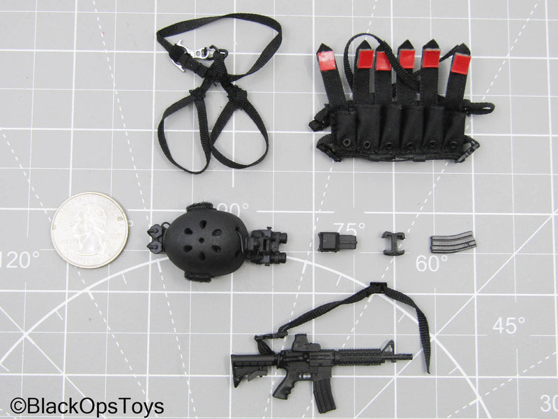 Load image into Gallery viewer, 1/12 Black Hawk Down Rifle, Helmet, Chest Rig, &amp; Harness Set
