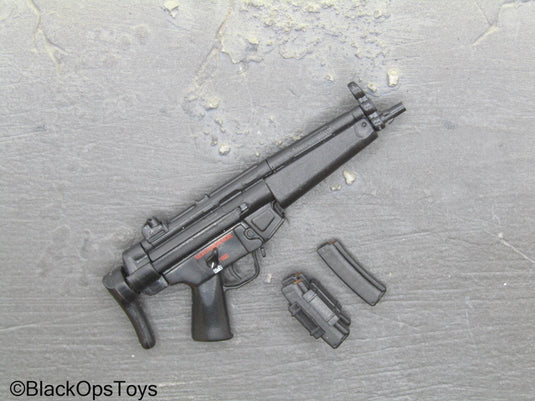 MP5 Submachine Gun w/Moving Charging Handle