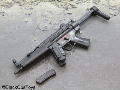 MP5 Submachine Gun w/Moving Charging Handle