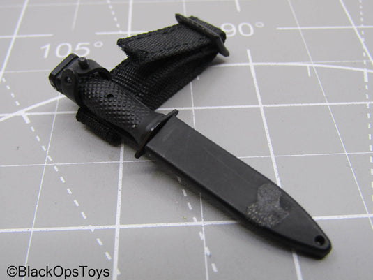 Combat Knife w/Sheath & Thigh Strap