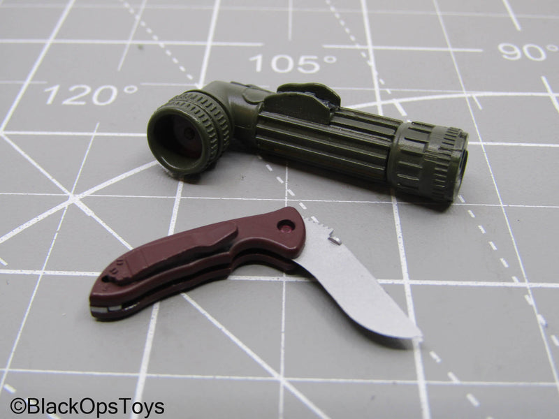 Load image into Gallery viewer, OD Green Angle Head Flashlight &amp; Pocket Knife
