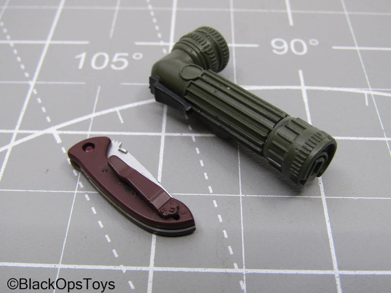 Load image into Gallery viewer, OD Green Angle Head Flashlight &amp; Pocket Knife
