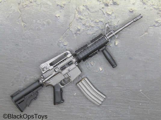 M4 Rifle w/Foregrip