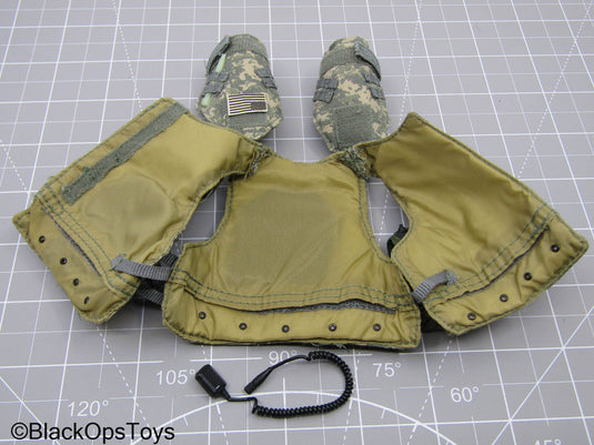 ACU Camo Plate Carrier & Gear Set