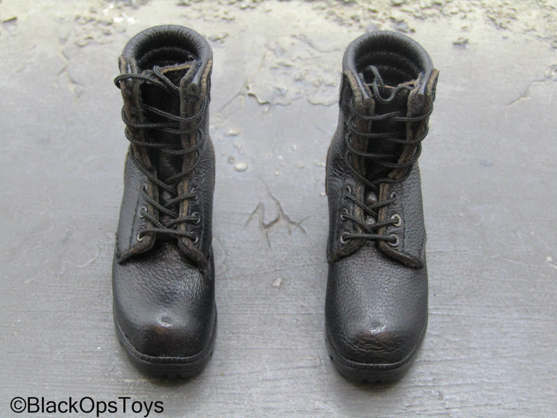 Load image into Gallery viewer, Russian Senior Rifleman - Black Leather Like Boots (Foot Type)

