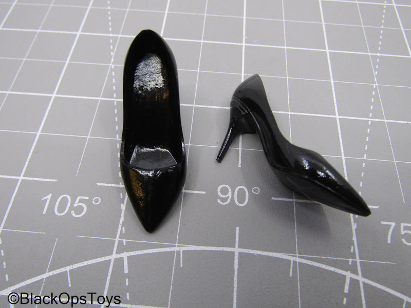 Load image into Gallery viewer, Female Outfit &amp; Shoe Set
