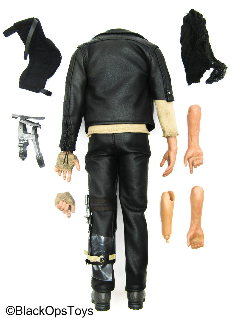 Load image into Gallery viewer, Wasteland Ranger - Male Dressed Body w/Stand
