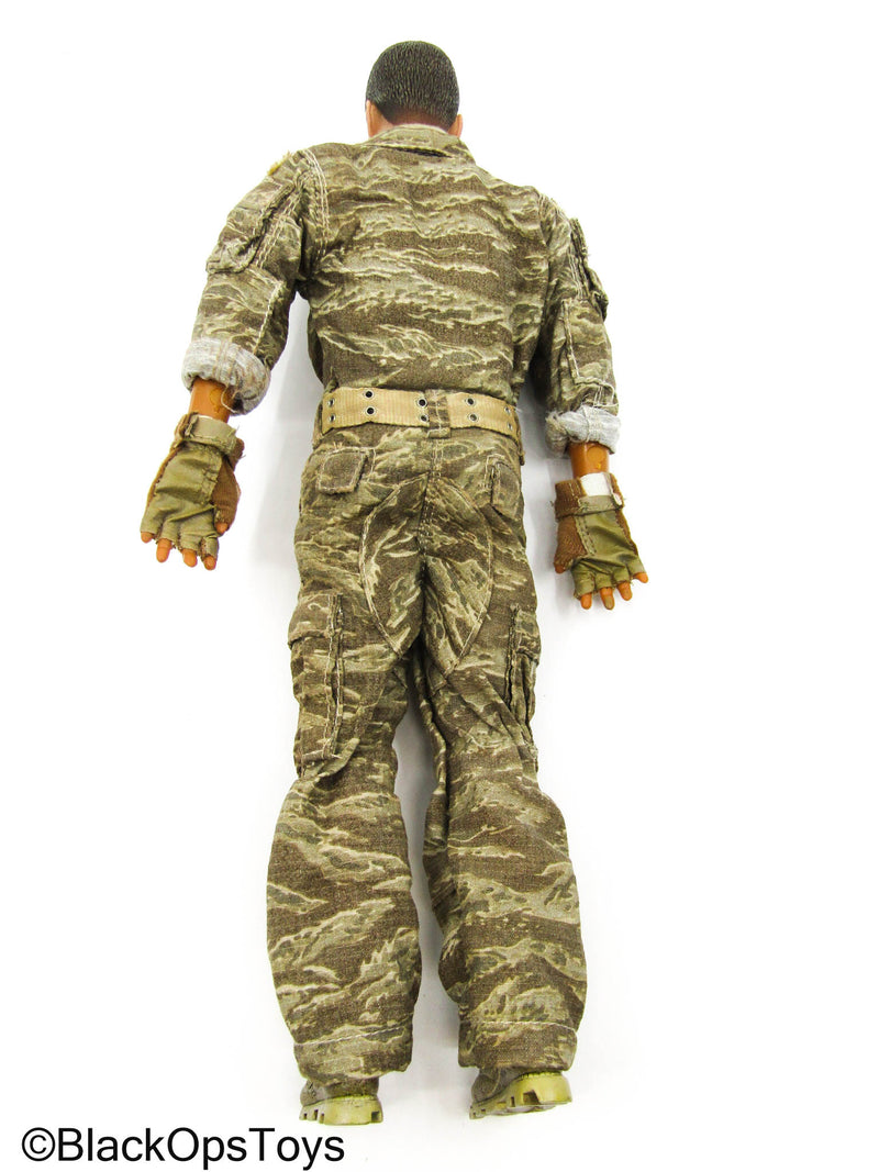 Load image into Gallery viewer, Hot Toys USMC Sniper Male Base Body w/Head Sculpt &amp; Uniform Set
