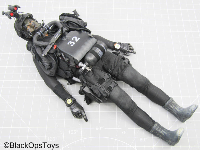 Load image into Gallery viewer, Male Marine Corps Combat Diver Dressed Base Body w/Headsculpt
