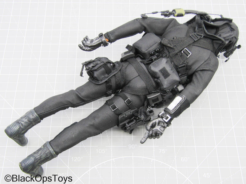 Load image into Gallery viewer, Male Marine Corps Combat Diver Dressed Base Body w/Headsculpt
