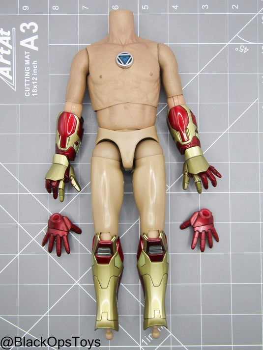 Iron Man - Male Base Body w/Arc Reactor & Armor Pieces (Hot Toys)