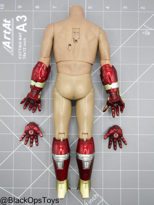 Iron Man - Male Base Body w/Arc Reactor & Armor Pieces (Hot Toys)