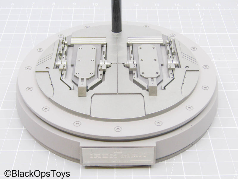 Load image into Gallery viewer, Iron Man Mark IV (MK4) w/ Mark III Stand (Hot Toys) (READ DESC)
