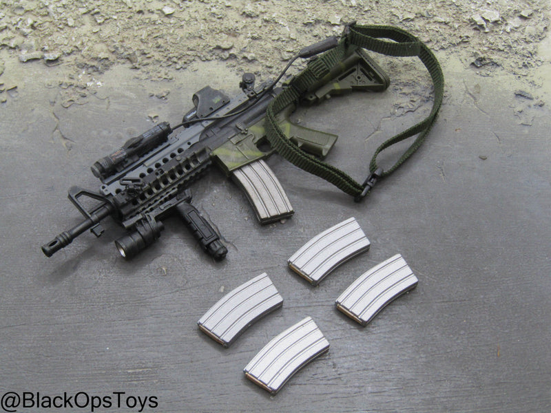 Load image into Gallery viewer, Bam 1/6 M4 Rifle w/Attachment Set (Hot Toys)
