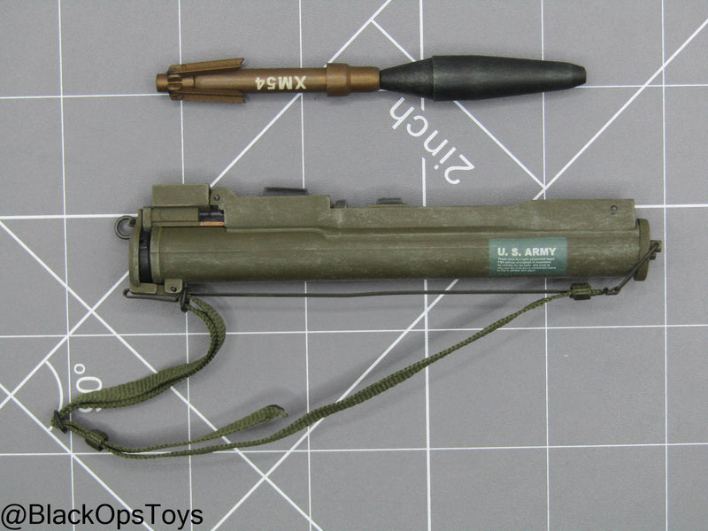 Load image into Gallery viewer, LAW Rocket Launcher w/Rocket (Hot Toys)
