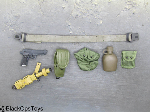 Bam 1/6 Rivet Belt & Pistol Set (Dragon)