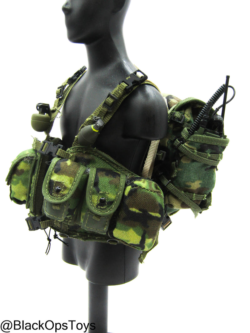 Load image into Gallery viewer, Bam 1/6 Woodland Camo Assault Pack/Chest Rig (ACE/Dragon)
