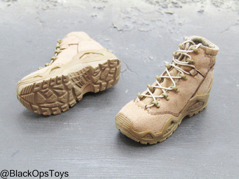 Load image into Gallery viewer, SOBR - Version S - Brown Combat Boots (Peg Type)
