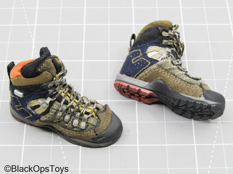 Load image into Gallery viewer, Brown &amp; Blue Hiking Boots (Peg Type) (DAM Toys)
