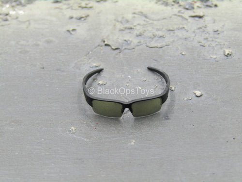 Doom's Day Kit - Black Glasses w/Gold Lenses