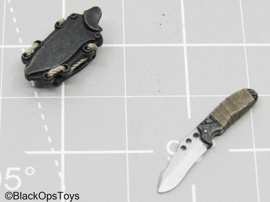 Black Knife w/Sheath