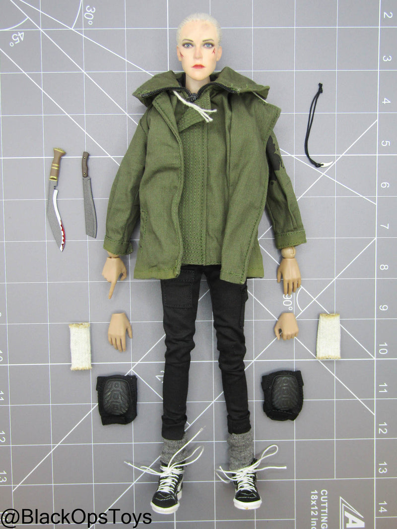 Load image into Gallery viewer, Rogue Survivor Anna - Female Dressed Body w/Headsculpt &amp; Gear Set
