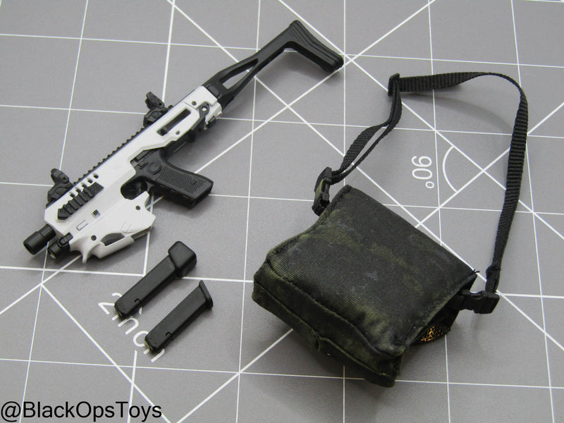 Load image into Gallery viewer, Rogue Survivor Anna - CAA MCK Conversion Pistol w/Satchel
