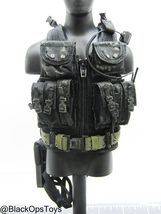Bam 1/6 Black Survival Vest w/Pistol (Hot Toys)