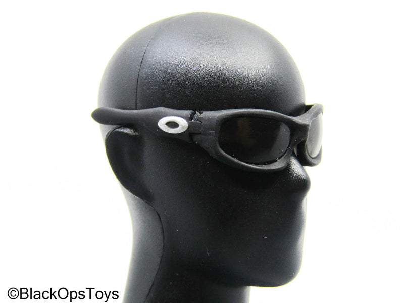Load image into Gallery viewer, Black Sunglasses
