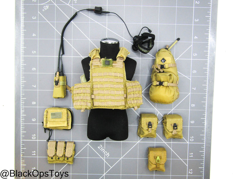 Load image into Gallery viewer, Bam 1/6 Tan MOLLE Plate Carrier w/Pouch Set (Toy Soldier)
