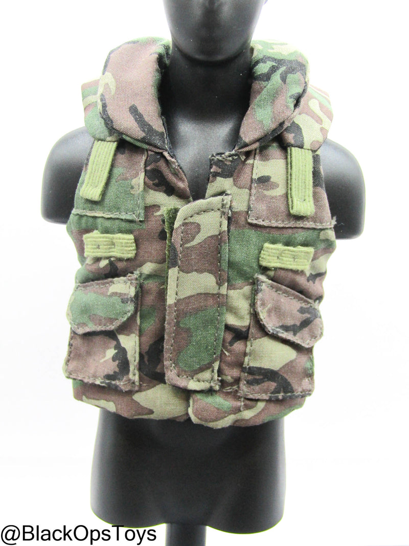 Load image into Gallery viewer, Bam 1/6 Woodland Camo Survival Vest (Dragon)
