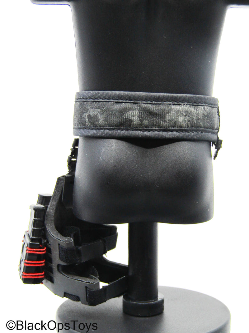 Load image into Gallery viewer, Black Drop Leg Holster w/Mag Set
