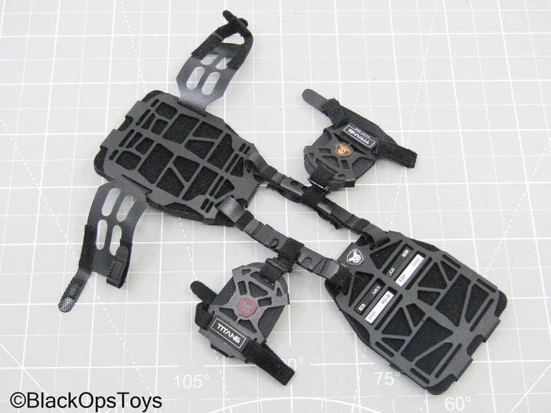 Load image into Gallery viewer, Black Body Armor (DAM Toys)
