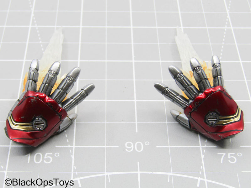 Load image into Gallery viewer, Iron Man - Hand Set w/Repulsor FX (Hot Toys)
