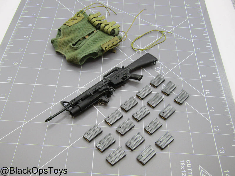 Load image into Gallery viewer, Vietnam SEAL - M16 Rifle w/Grenade Launcher &amp; Survival Vest
