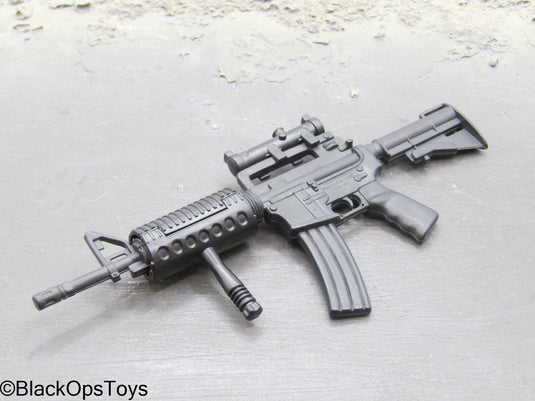 AR-15 w/Carrying Handle, Scope, Sling & Foregrip