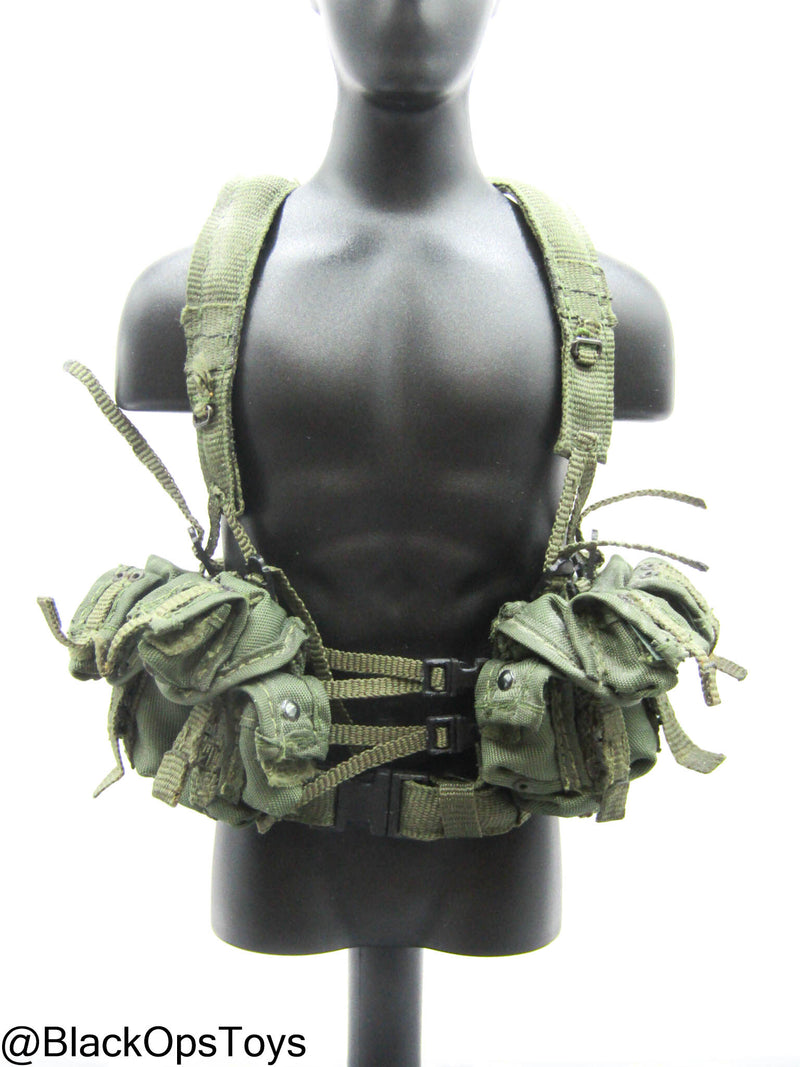 Load image into Gallery viewer, Bam 1/6 OD Green Rivet Belt w/Harness &amp; Pouch Set (Toy Soldier)
