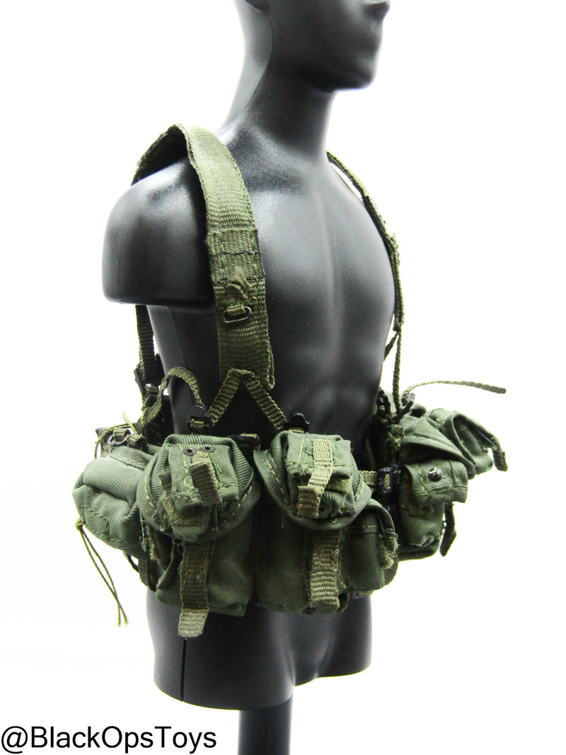 Load image into Gallery viewer, Bam 1/6 OD Green Rivet Belt w/Harness &amp; Pouch Set (Toy Soldier)
