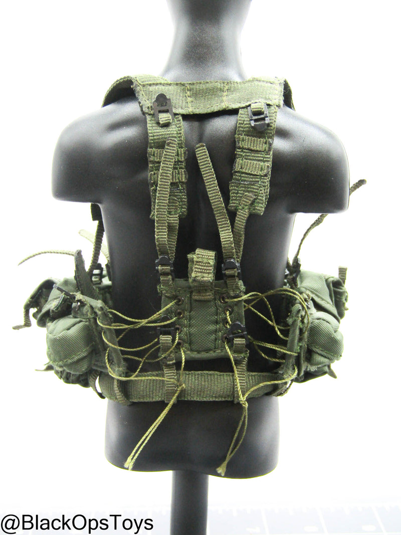 Load image into Gallery viewer, Bam 1/6 OD Green Rivet Belt w/Harness &amp; Pouch Set (Toy Soldier)
